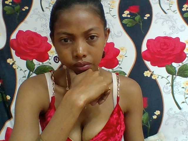 Layah7 live cam on BongaCams