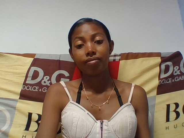 Layah7 live cam on BongaCams