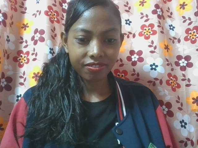Layah7 live cam on BongaCams