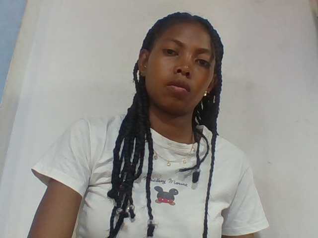 Layah7 live webcam show