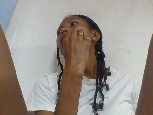 Layah7 live webcam show