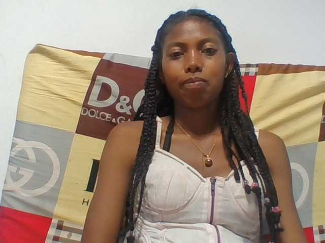 Layah7 live cam on BongaCams