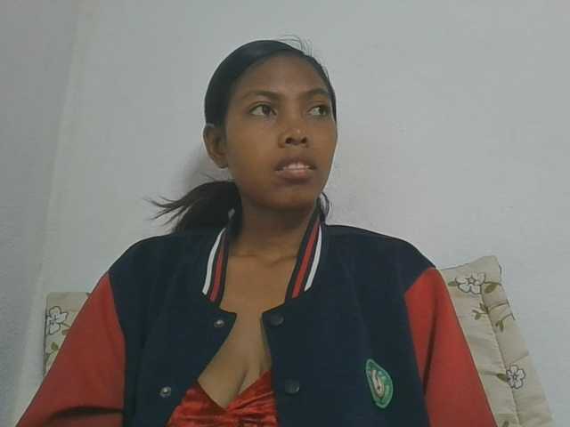 Layah7 live cam on BongaCams