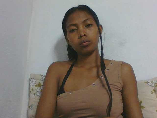 Layah7 live cam preview