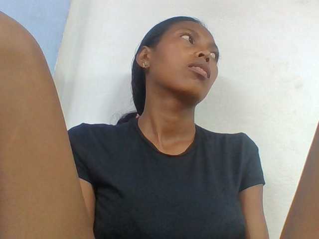 Layah7 live webcam show