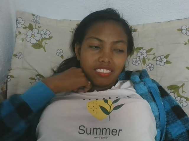 Layah7 live cam preview