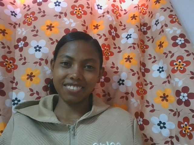 Layah7 live cam on BongaCams