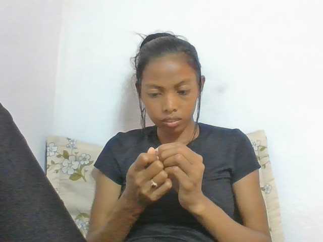 Layah7 live cam on BongaCams