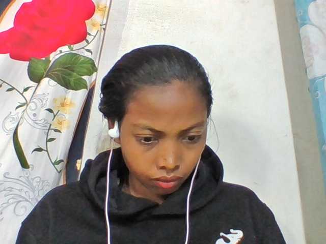Layah7 live cam on BongaCams
