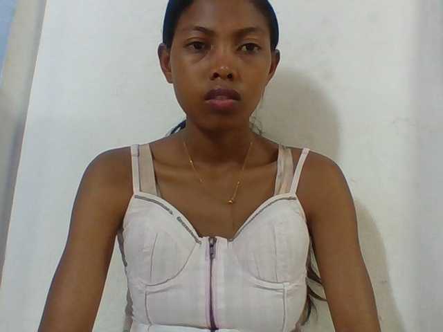 Layah7 live cam on BongaCams