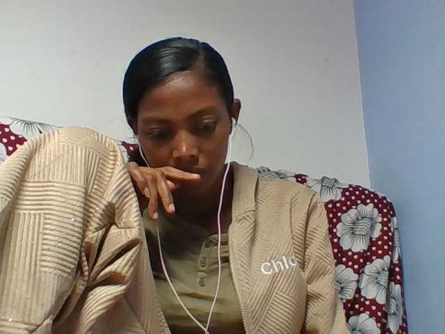 Layah7 live cam preview