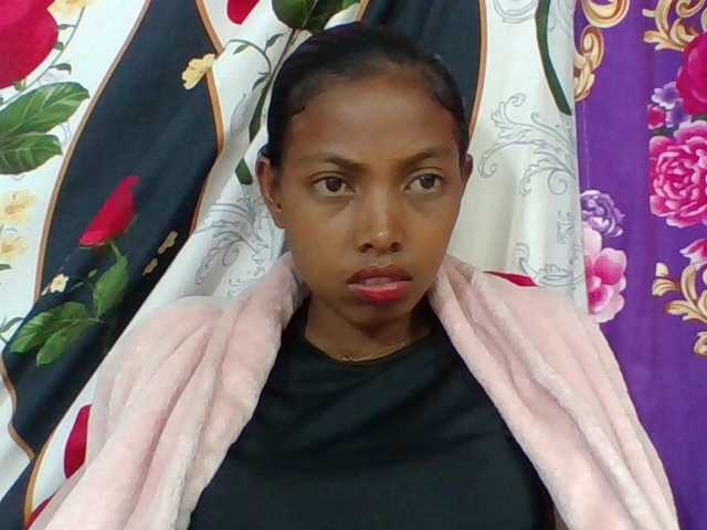 Layah7 live cam on BongaCams