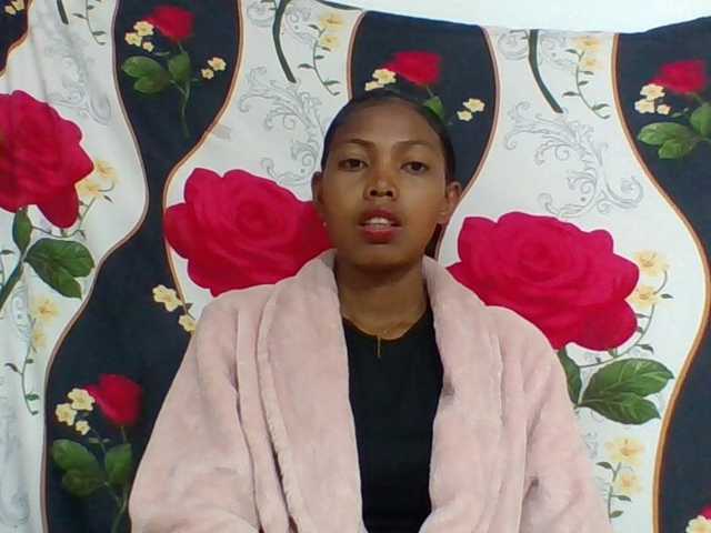 Layah7 live cam on BongaCams