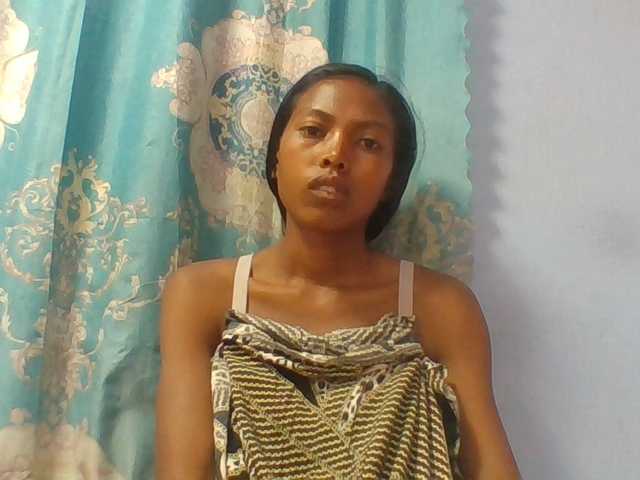 Layah7 live webcam show