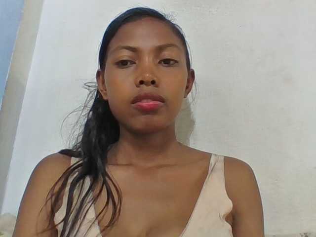 Layah7 live cam on BongaCams