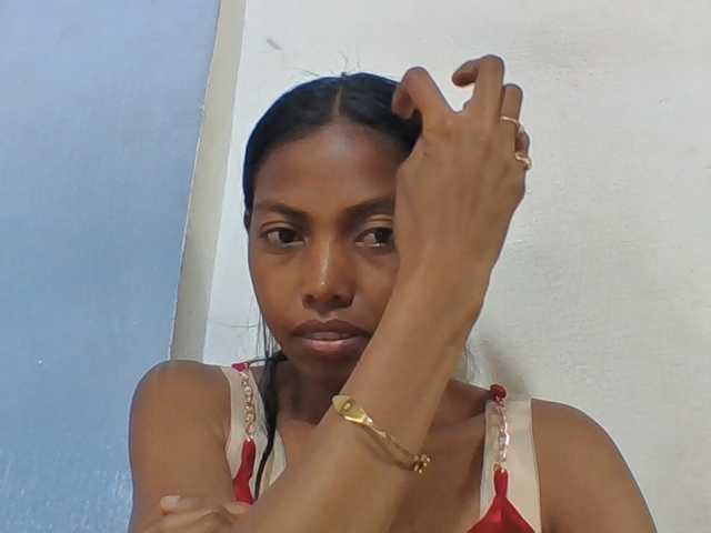 Layah7 live cam on BongaCams