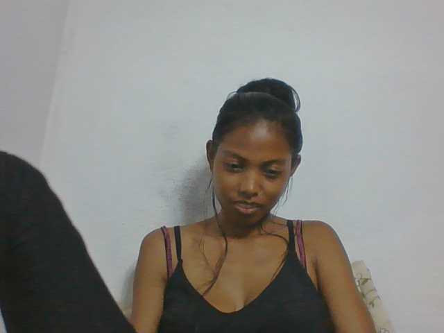 Layah7 live cam on BongaCams