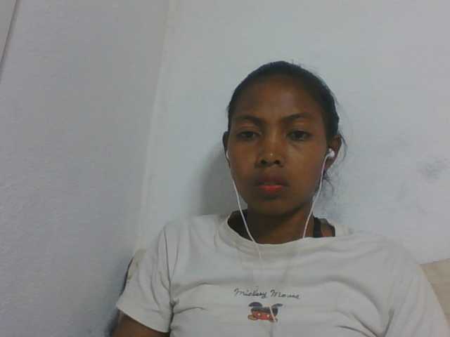 Layah7 live cam on BongaCams