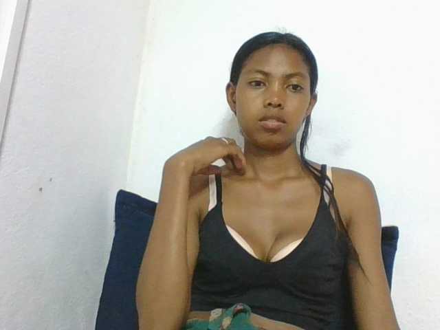 Layah7 live cam on BongaCams