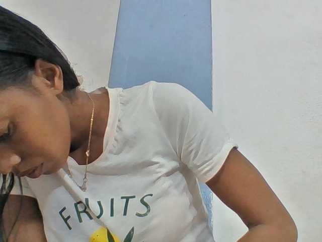 Layah7 live cam on BongaCams