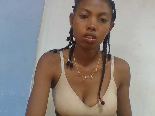 Layah7 live webcam show