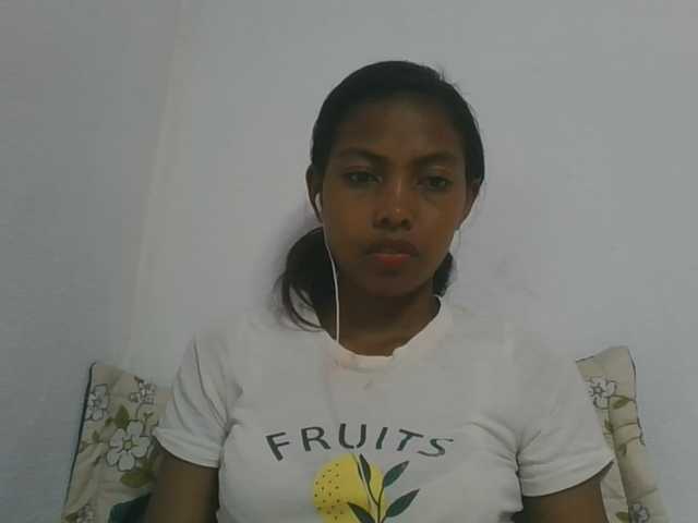 Layah7 live cam preview