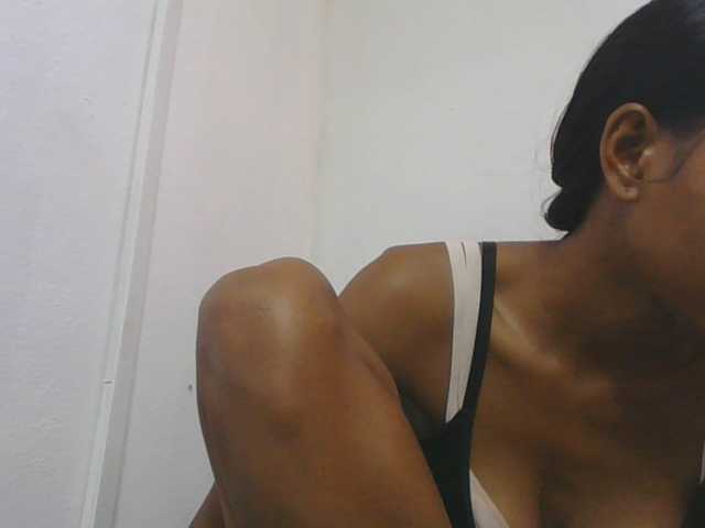 Layah7 live cam on BongaCams