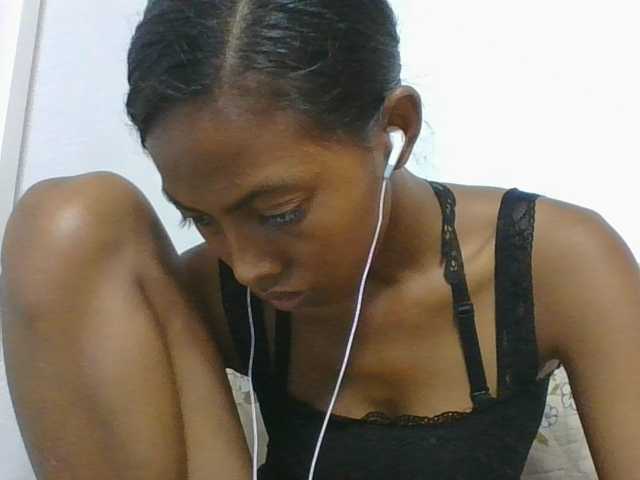 Layah7 live cam on BongaCams