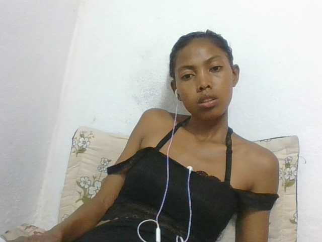 Layah7 live cam on BongaCams