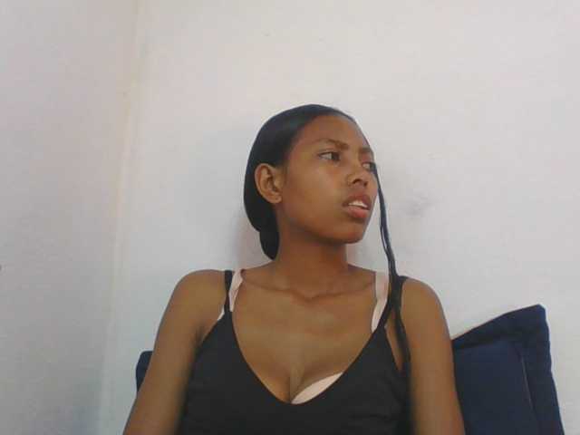 Layah7 live cam on BongaCams