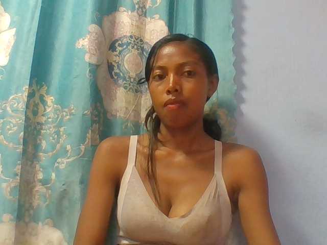 Layah7 live webcam show