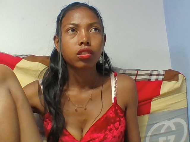 Layah7 — live female cam