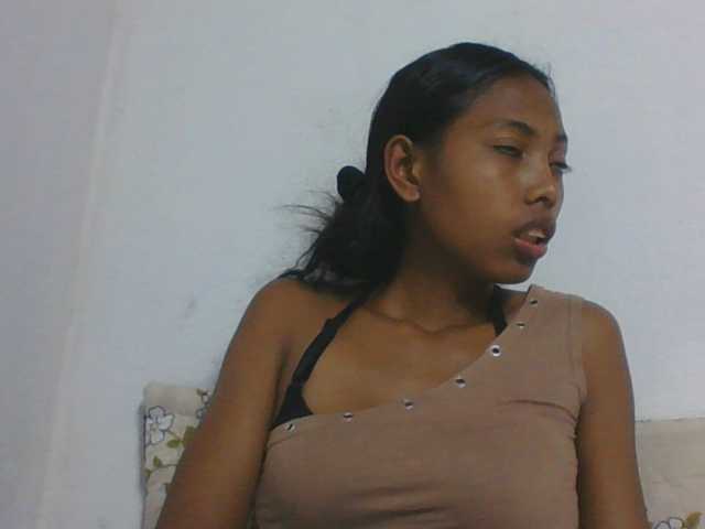 Layah7 live cam on BongaCams