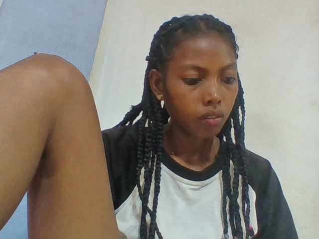 Layah7 live webcam show