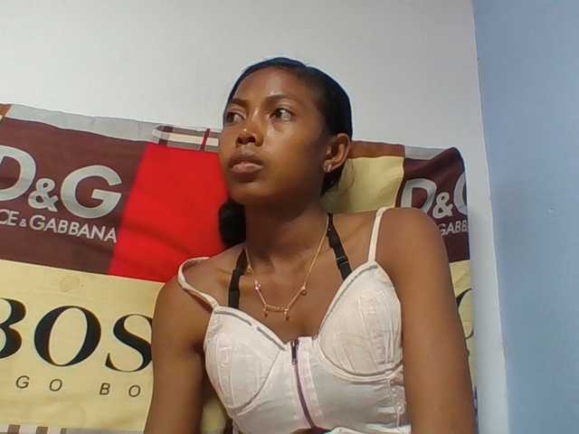 Layah7 live cam on BongaCams