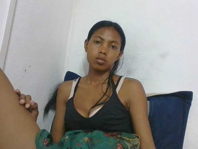 Layah7 live cam on BongaCams