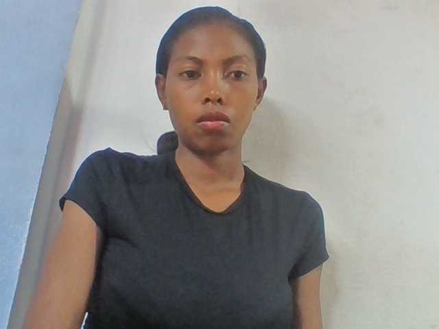 Layah7 live webcam show