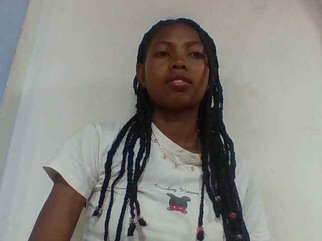 Layah7 live webcam show
