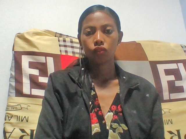 Layah7 live webcam show