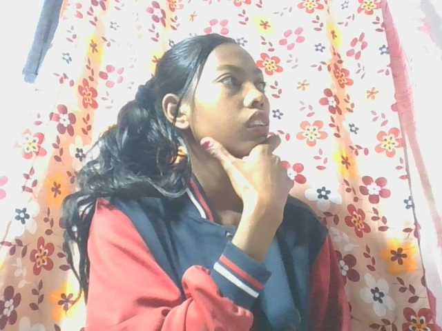 Layah7 live cam on BongaCams