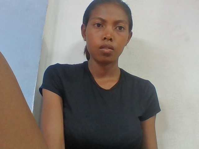 Layah7 live webcam show