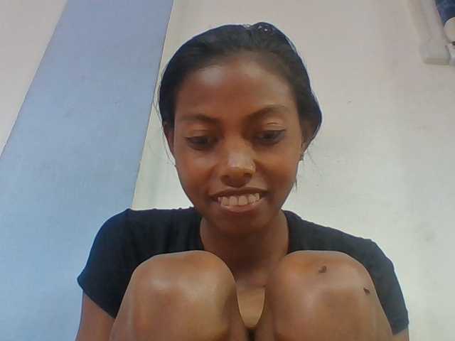 Layah7 live webcam show
