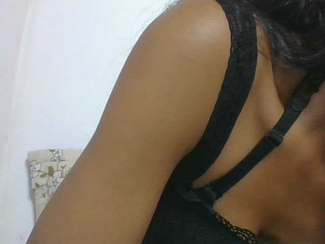 Layah7 live cam on BongaCams