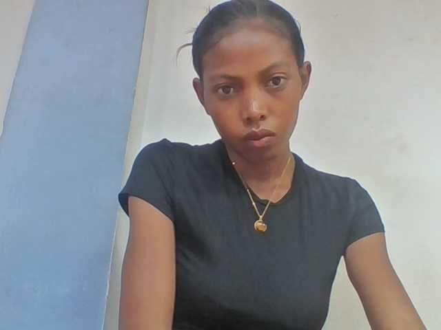 Layah7 live cam on BongaCams