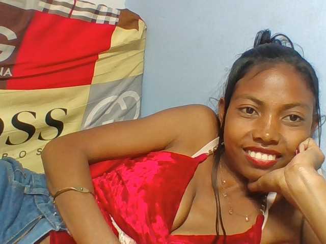 Layah7 — live female cam