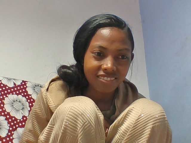 Layah7 live cam on BongaCams