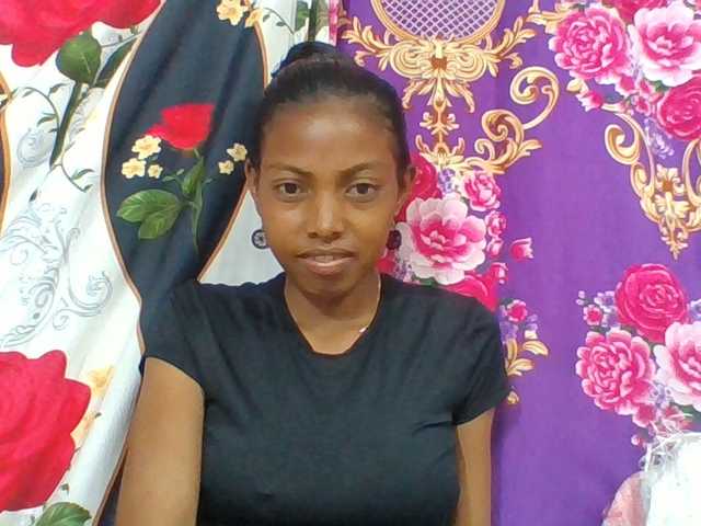 Layah7 live cam on BongaCams