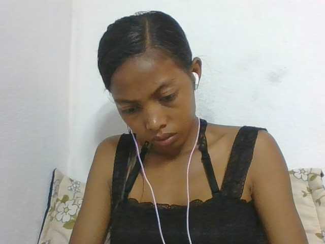 Layah7 live cam on BongaCams