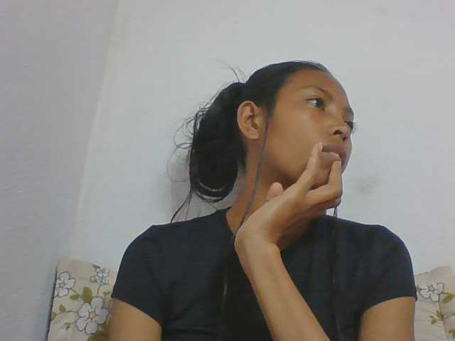 Layah7 live cam on BongaCams