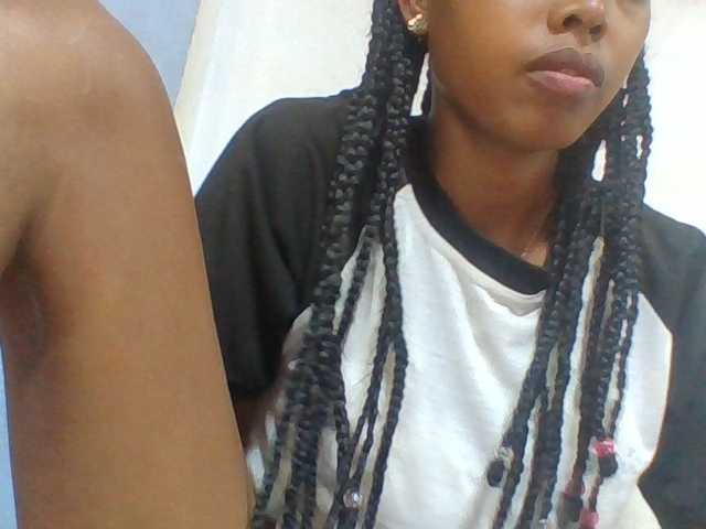 Layah7 live webcam show